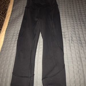EUC size 4 Lululemon in movement 21”